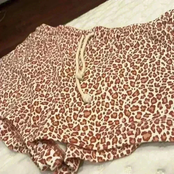 Lou& Grey cheetah leopard print shorts - Picture 2 of 4